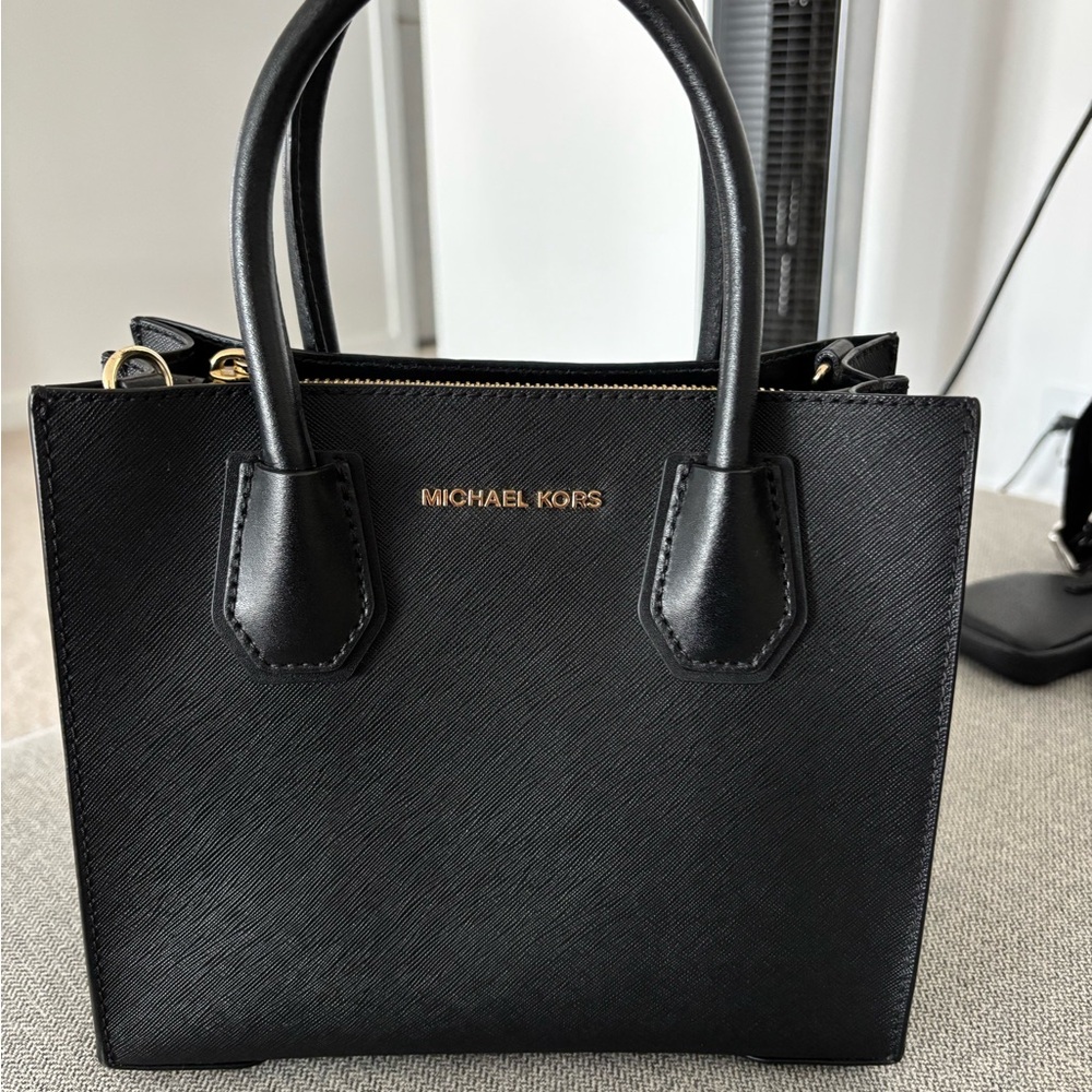 Michael Kors Mercer Black cross body Bag